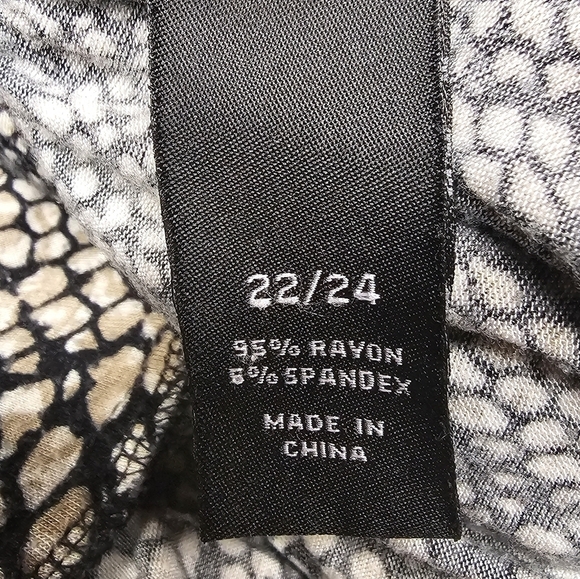 Lane Bryant Animal Print Faux Jeweled Neckline Sleeveless Blouson Size 22/24 - Picture 4 of 9